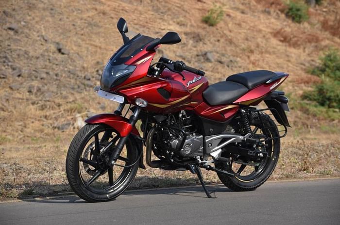 Upcoming Bajaj Pulsar 220F ABS spotted